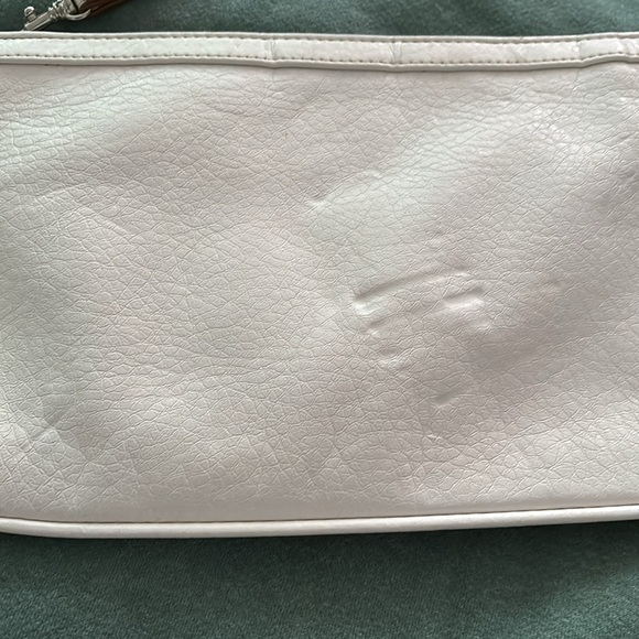 Xoxo white faux leather large wristlet clutch bag - Picture 7 of 16